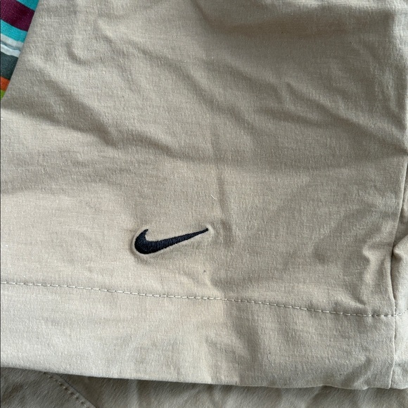 $39 Nike Beige Hooded nylon Jacket (size small )oversized  fits big NWT - Picture 14 of 16